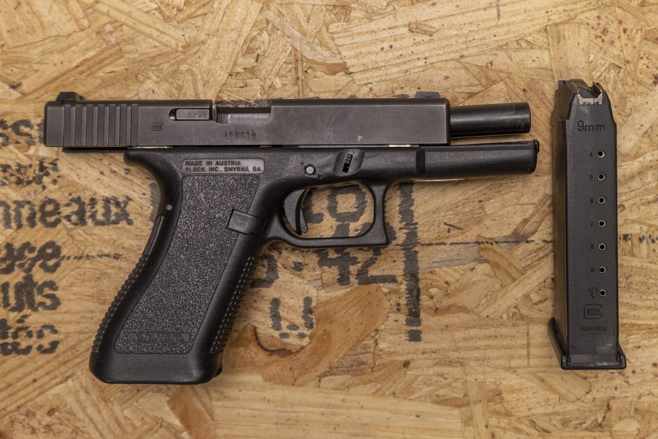 Glock 17 GEN 2 9mm Police Trade-In Pistol