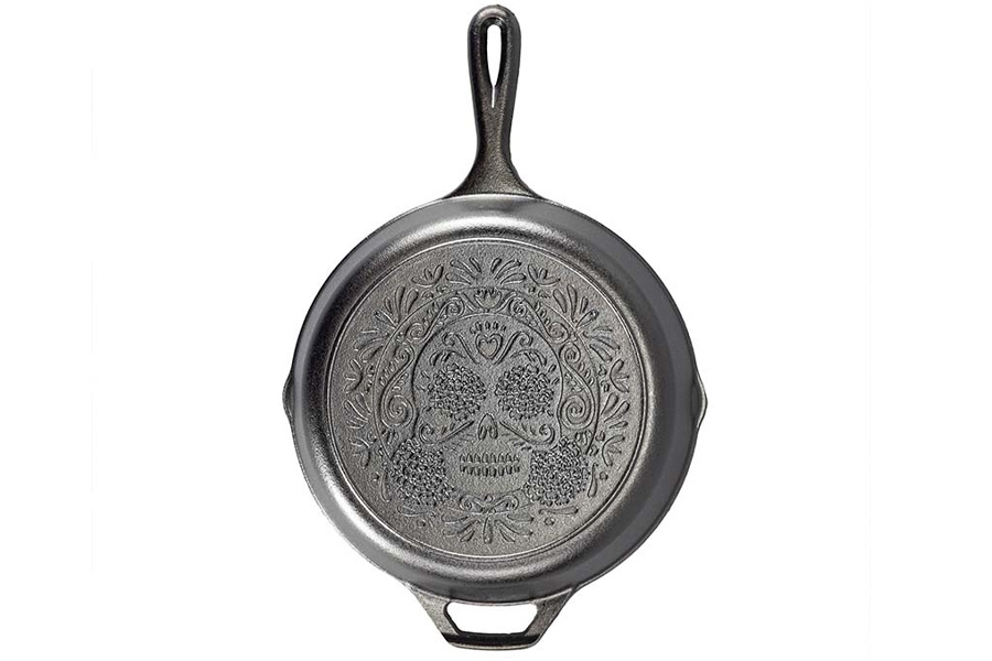 10.25 INCH CAST IRON SKILLET WITH SUGAR SKULL