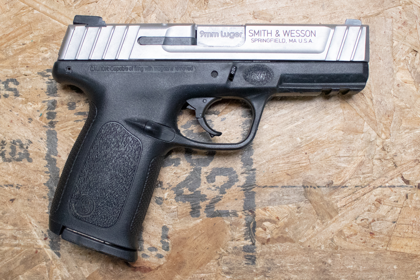 Smith & Wesson SD9VE 9mm Police Trade-In Pistol with Two-Tone Finish