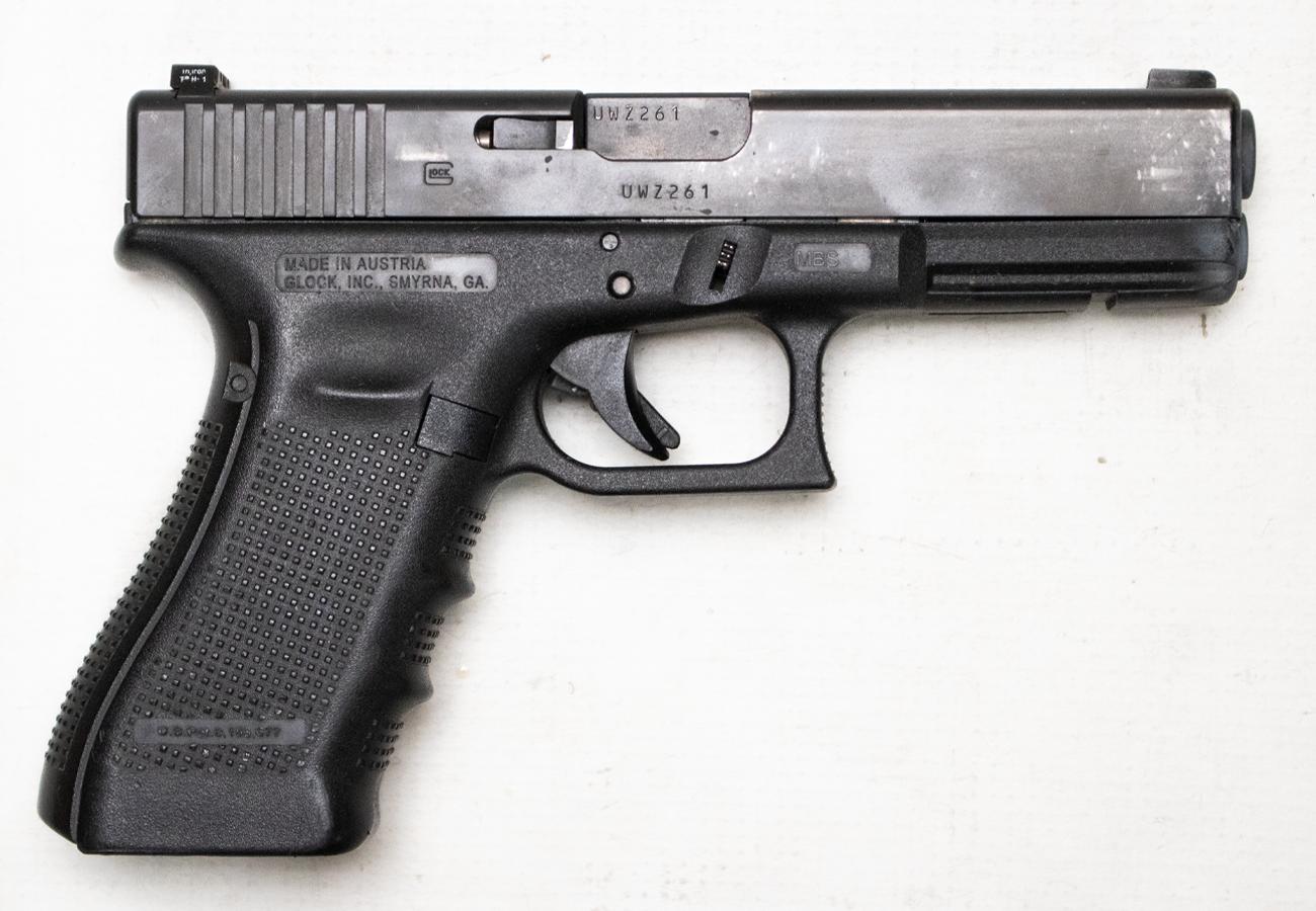 Glock 22 Gen4 40 S&W Police Trade-in Pistols with Front Accessory Rail (Fair Condition)