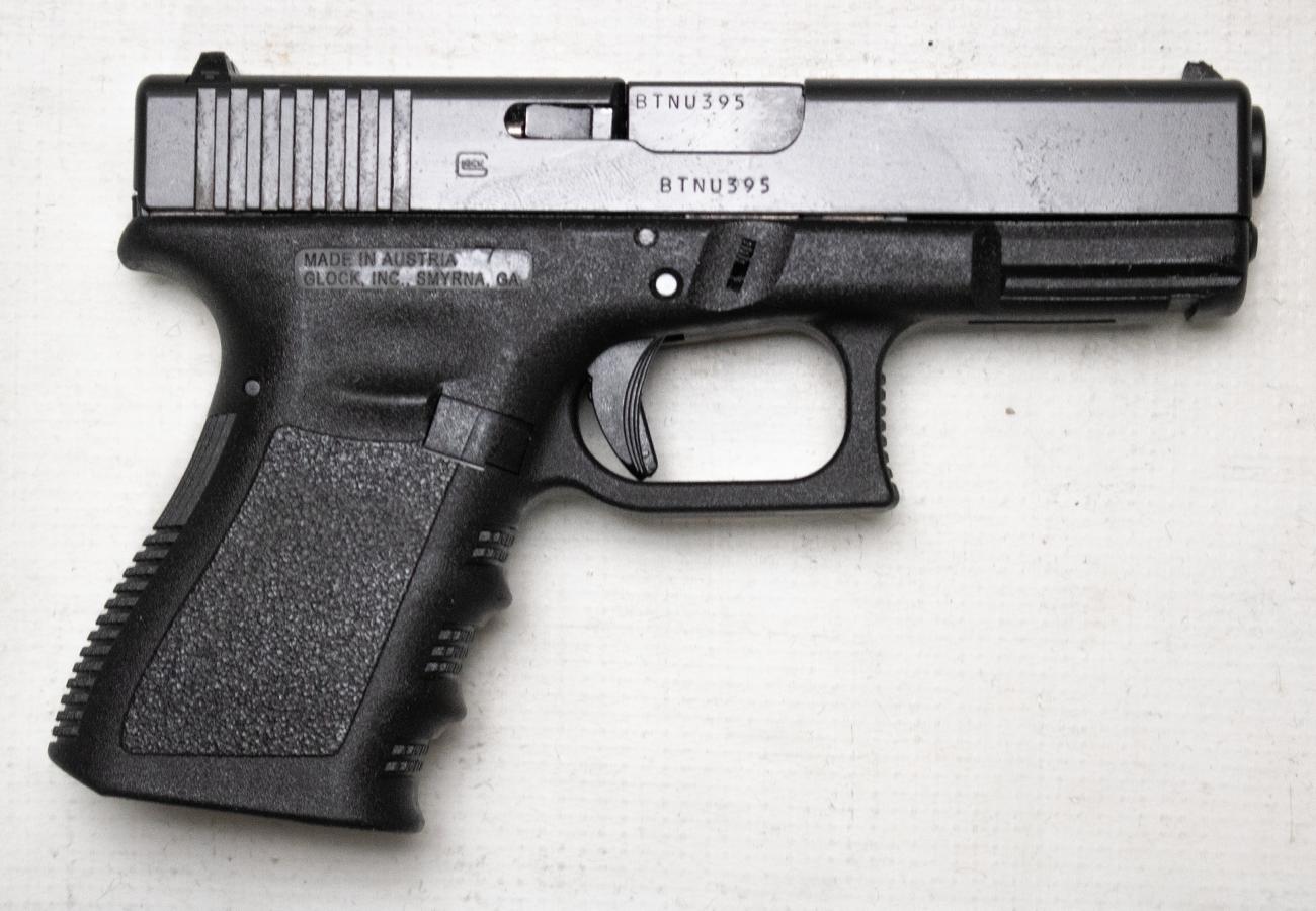 Glock 19 Gen3 9mm Police Trade-In Semi-Auto Pistol with Front Accessory Rail (Magazine Not Included)