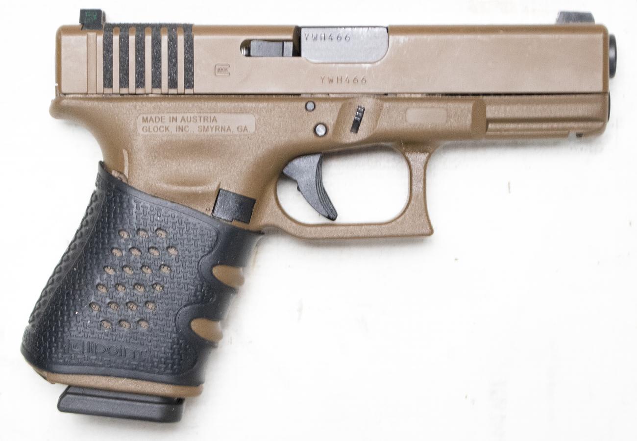 Glock 19 Gen4 9mm Police Trade-In Semi-Auto Pistol in FDE