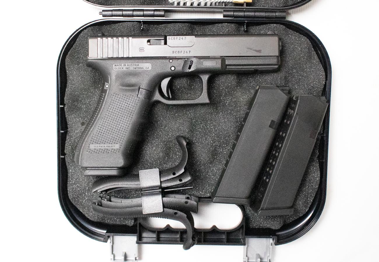 Glock 17 Gen4 9mm Police Trade-In Semi-Auto Pistol with Three Magazines