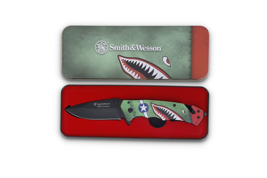 BTI LLC AMERICA HEROES SHARK FOLDING KNIFE W/GIFT TIN