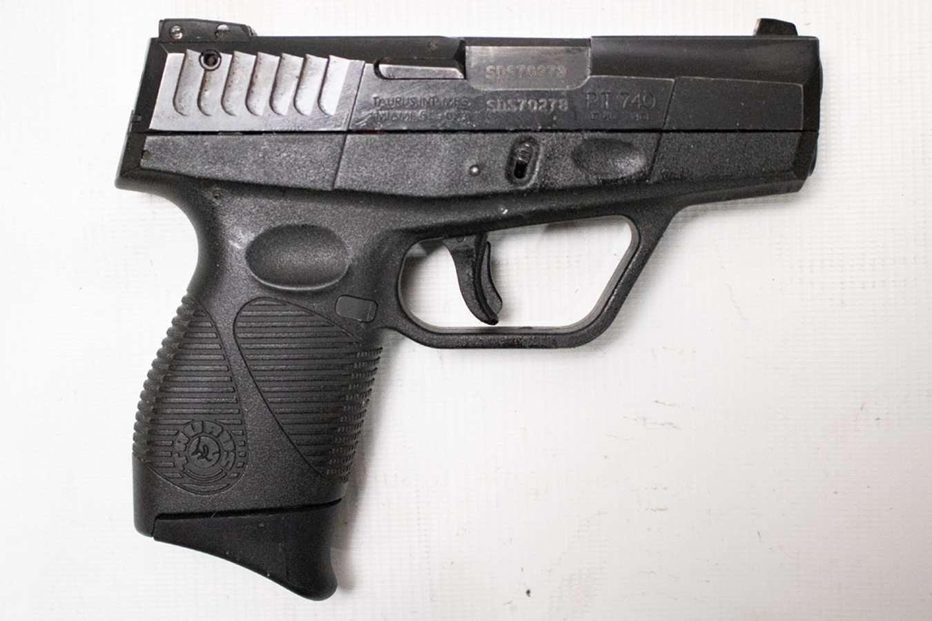 Taurus PT-740 Slim 40 S&W Police Trade-in PIstol