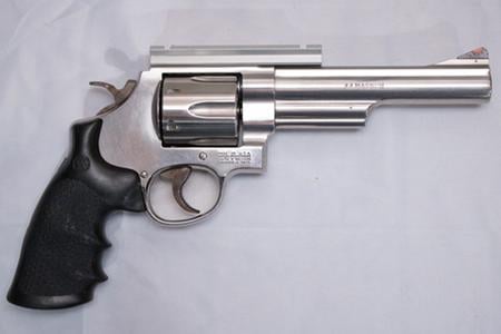 SMITH AND WESSON 629 44 MAG