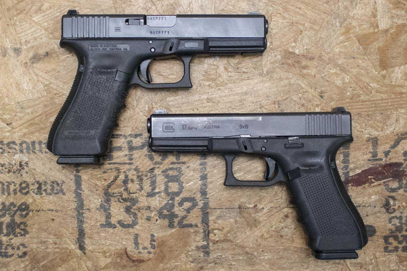 Glock 17 Gen4 9mm Police Trade-ins with Night Sights (Fair Condition)