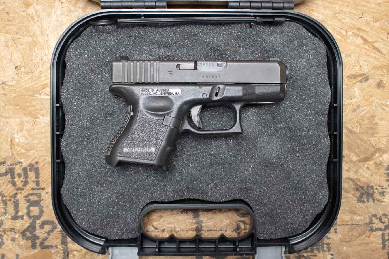 Glock 27 Gen3 40 S&W Police Trade-In Pistol (Magazine Not Included)