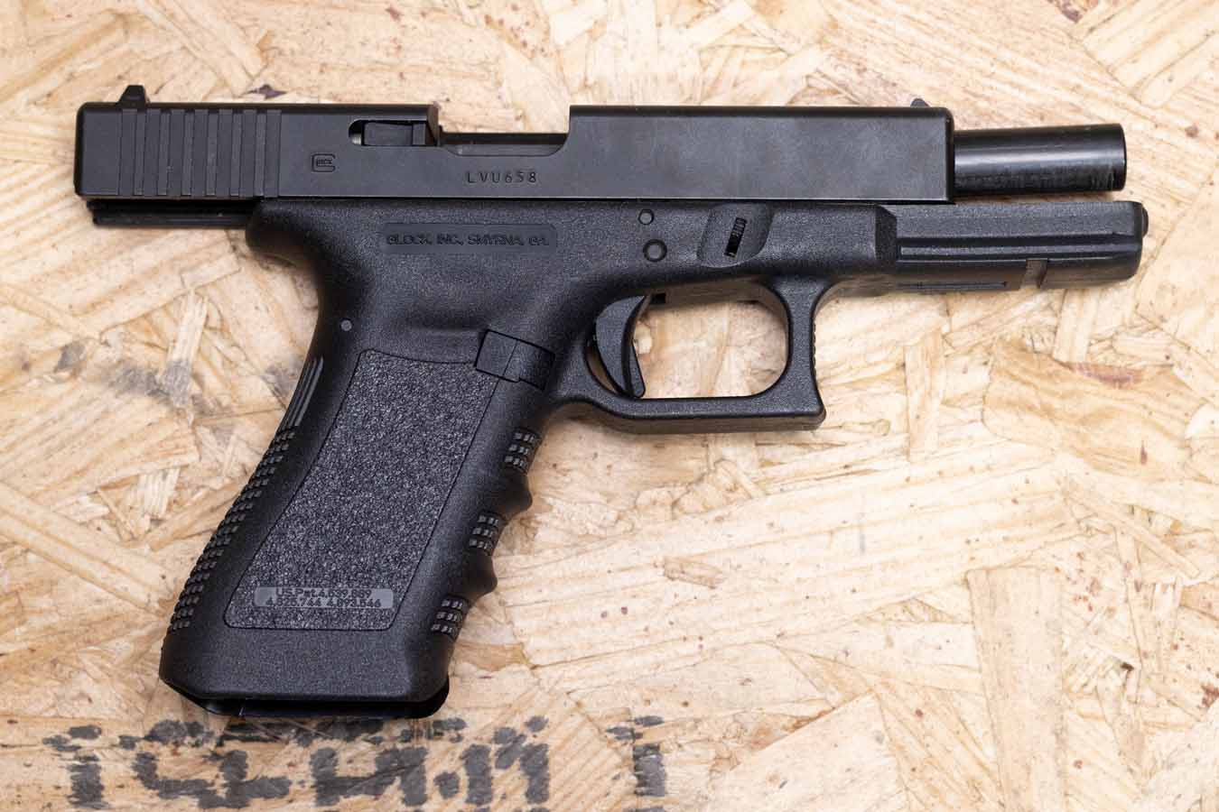 Glock 17 Gen3 9mm Police Trade-In Pistol (Magazine Not Included)