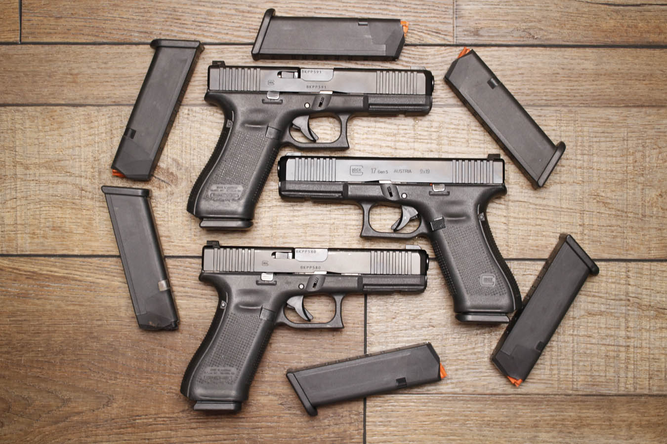 Glock 17 Gen 5 9mm Police Trade-In (Very Good Condition) Pistol with Night Sights