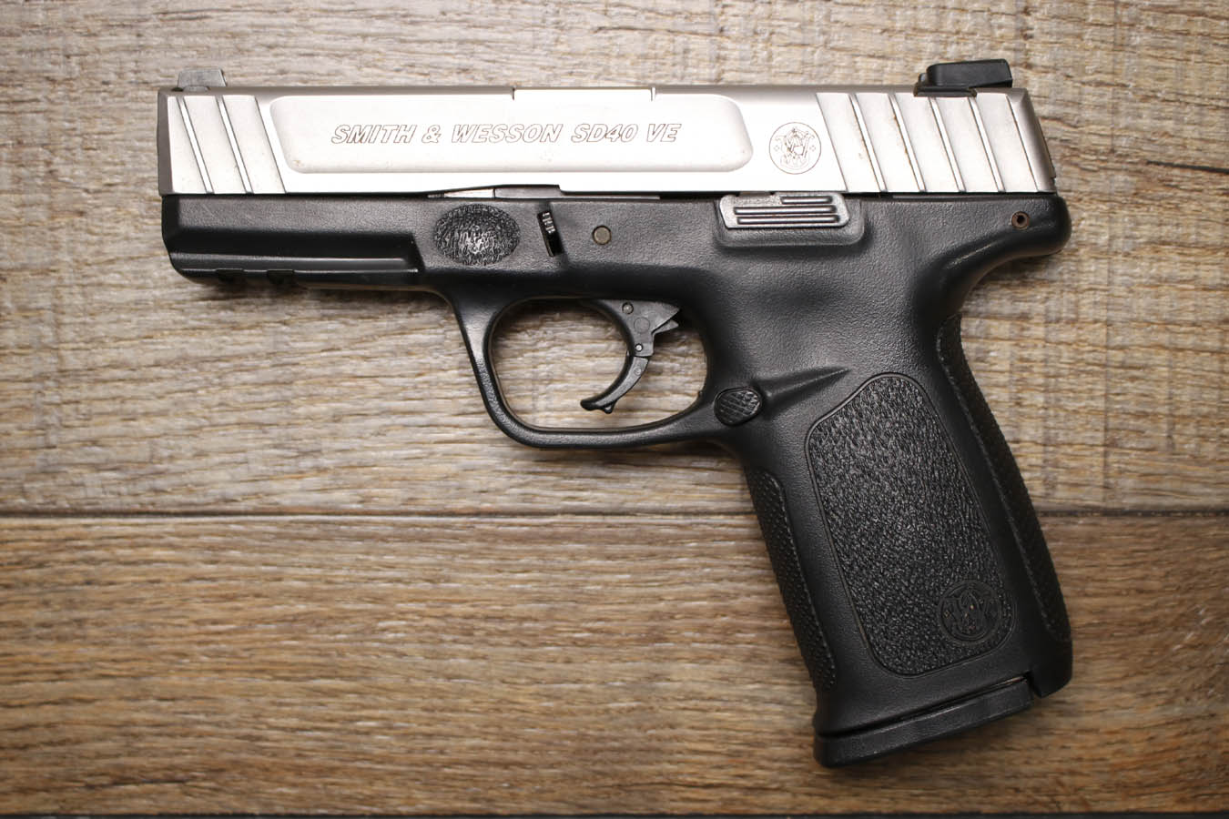 Smith & Wesson SD40VE 40 S&W Police Trade-In Pistol