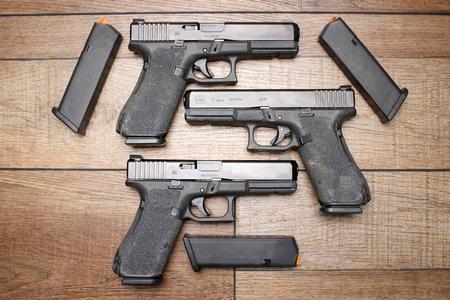 GLOCK 17 GEN5 9MM STIPPLED POLICE TRADE-IN PISTOL (GOOD) NIGHT SIGHTS