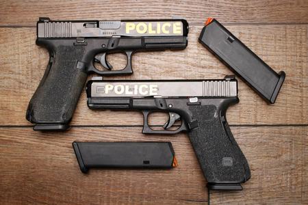 GLOCK 17 GEN5 9MM STIPPLED ENGRAVED POLICE TRADE-IN PISTOL (GOOD) NIGHT SIGHTS