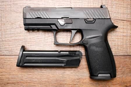 P320 CARRY 9MM NIGHT SIGHTS POLICE TRADE-IN (VERY GOOD) CONDITION