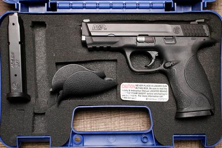 SMITH AND WESSON SMITH AND WESSON MP40 40 SW USED