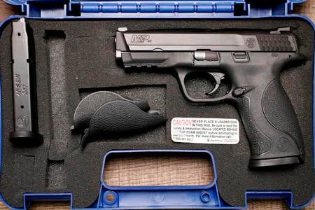 SMITH AND WESSON MP40 40 SW USED