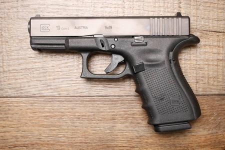 GLOCK 19 GEN4 9 MM USED