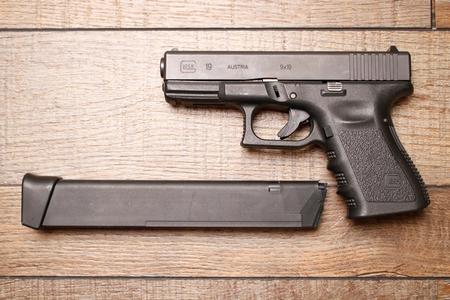 GLOCK 19 9 MM USED