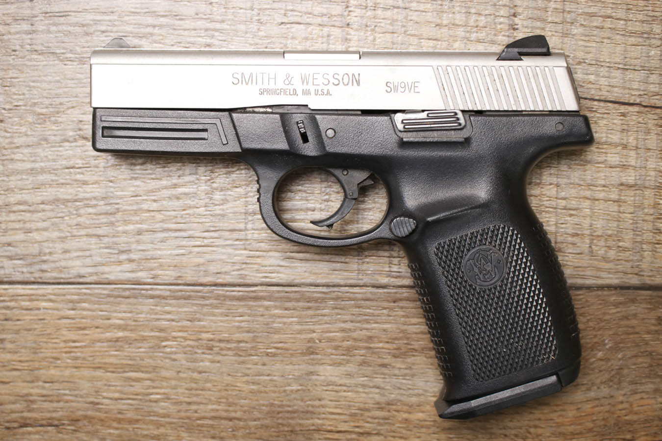 Smith & Wesson SW9VE 9mm Police Trade-In Pistol