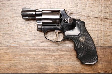 SMITH AND WESSON SMITH AND WESSON 37 AIRWEIGHT 38 SPECIAL USED