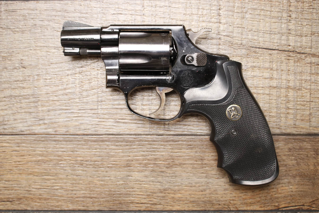 Smith & Wesson Model 37 Chiefs Special Airweight .38 Special Police Trade-in Revolver with Pachmayr Grips