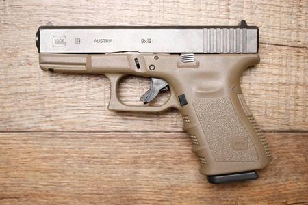 GLOCK 19 9 MM USED