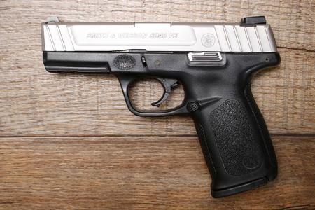 SMITH + WESSON SD40VE 40SW USED