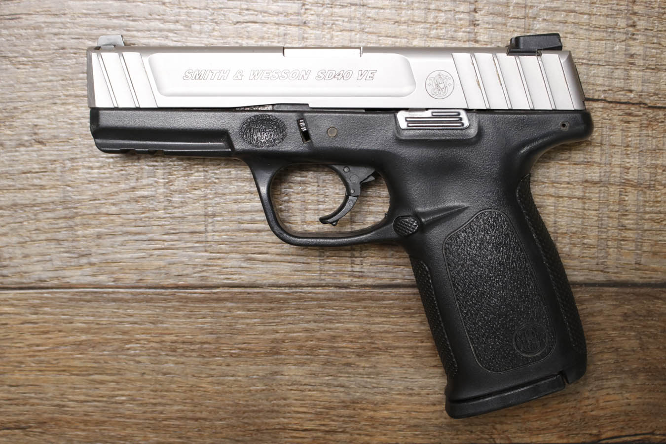 Smith + Wesson SD40VE 40 S&W Police Trade-In Pistol