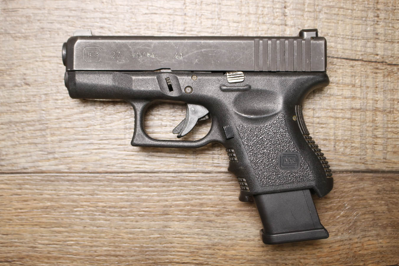 Glock 27 40 S&W Early No Rail Subcompact Police Trade-in Pistol