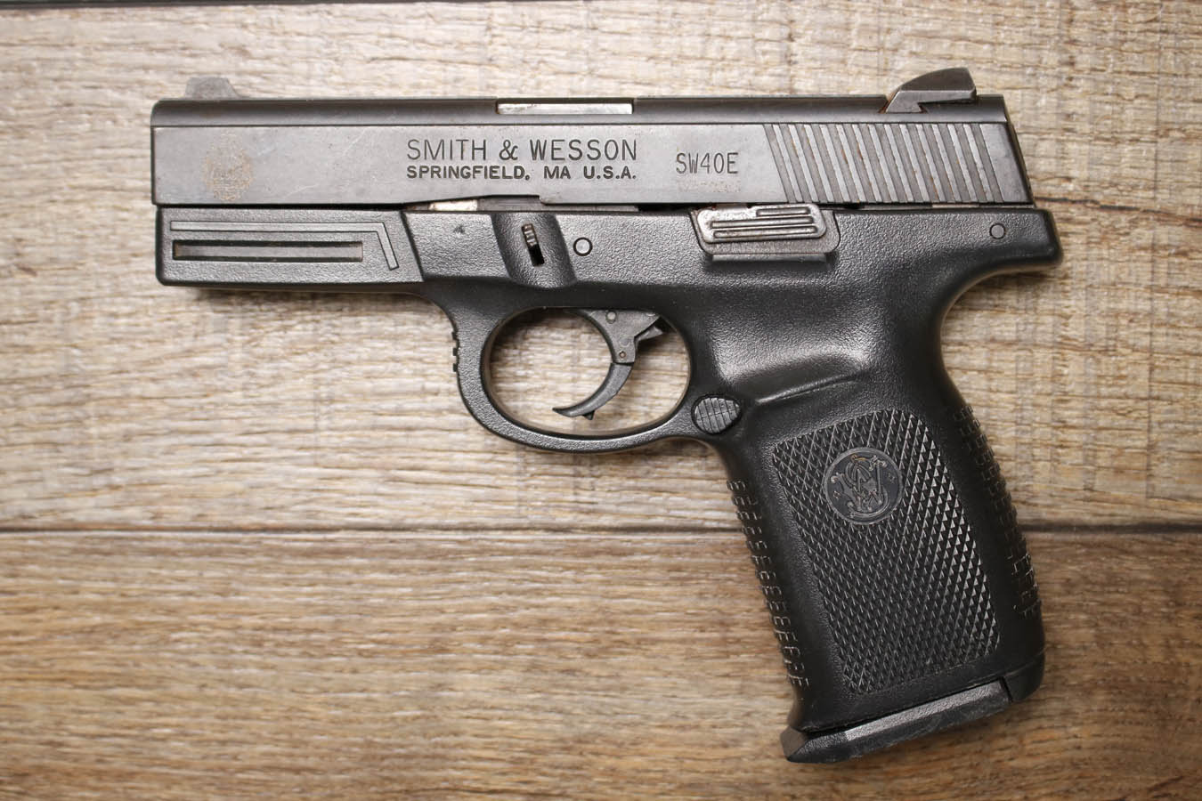 Smith & Wesson SW40VE 40 S&W Police Trade-In Pistol