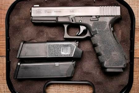 GLOCK 17GEN4 9MM NIGHT SIGHTS USED