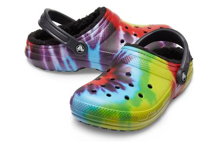 tie dye crocs mens