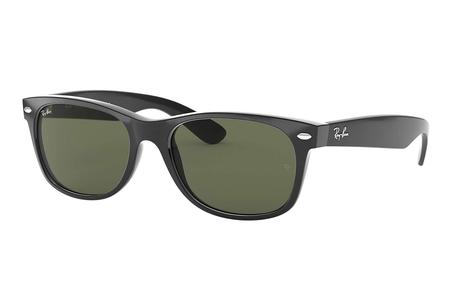 RAY BAN NEW WAYFARER CLASSIC WITH GLOSS BLACK FRAME AND GREEN CLASSIC G-15 LENSES