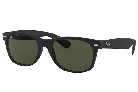 RAY BAN WAYFARER CLASSIC WITH BLACK FRAME AND GREEN LENSES