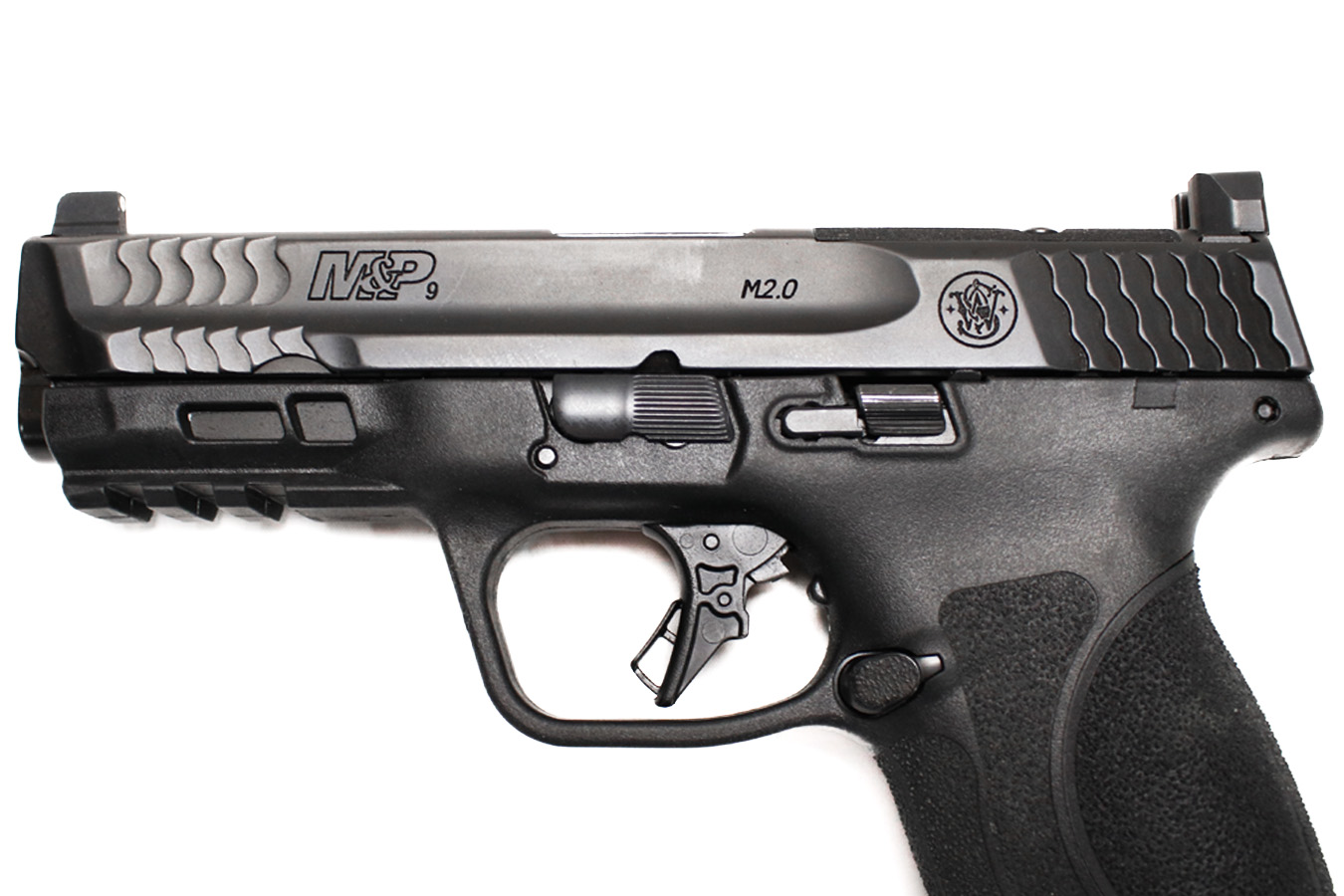 SMITH AND WESSON M&P9 M2.0 9mm Full-Size Optic Ready Law Enforcement Sample Pistol with Optic Night Sights and Three Magazines