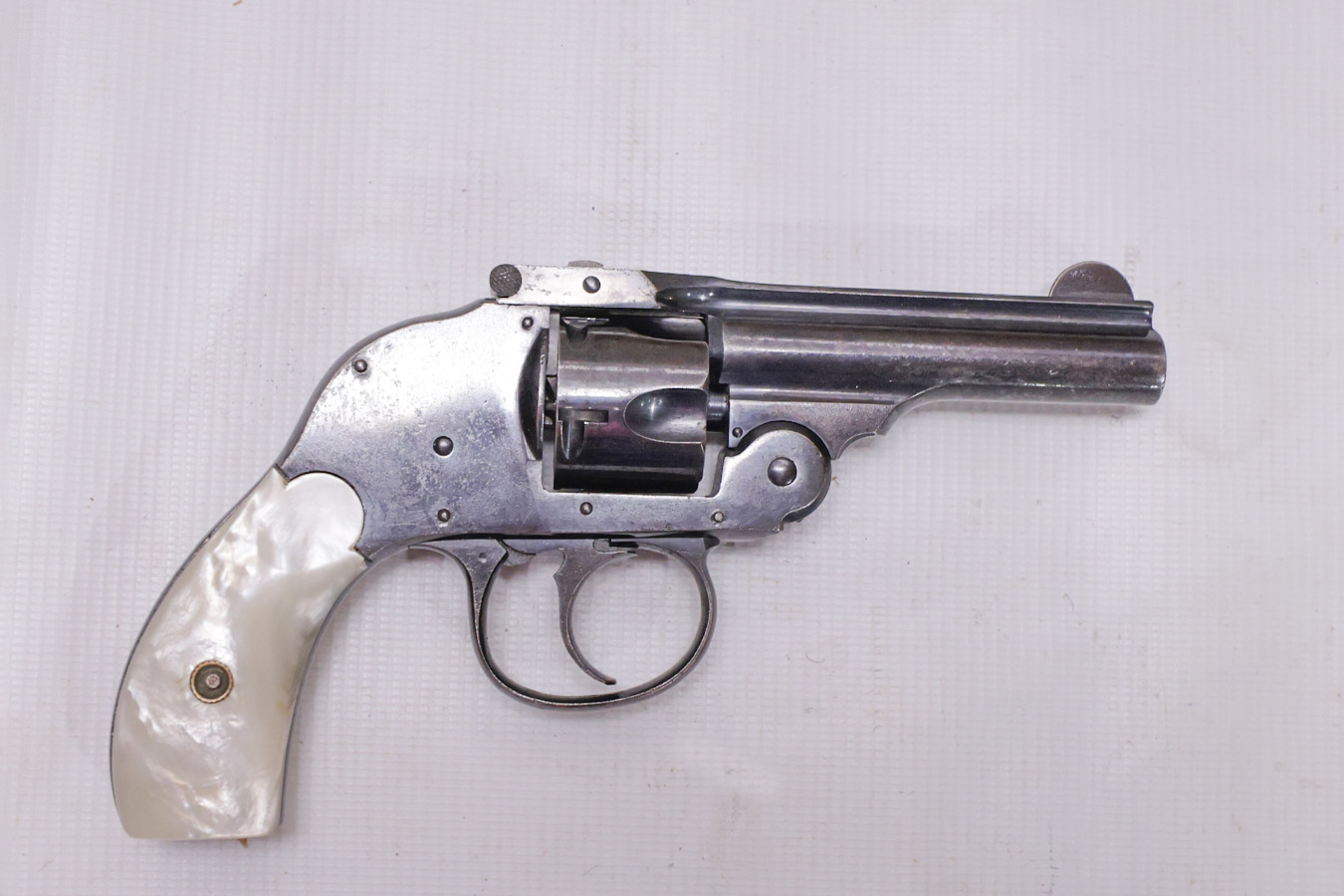 H AND R Top Break 32 SW Trade-In Revolver with Pearl Grips