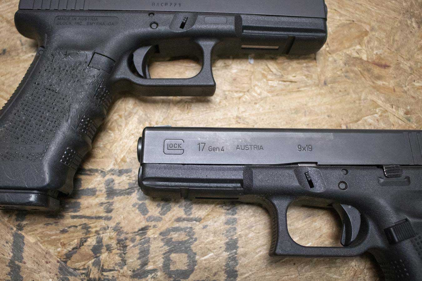 GLOCK 17 Gen4 9mm Police Trade-ins with Night Sights (Fair Condition)