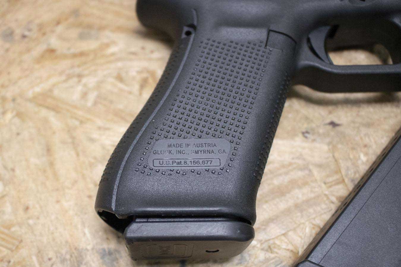 GLOCK 17 Gen5 9mm Police Trade-In Pistols with Night Sights and Front Serrations (Very Good Condition)