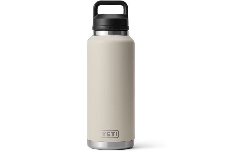YETI COOLERS 46 Oz Rambler Chug Bottle Taupe