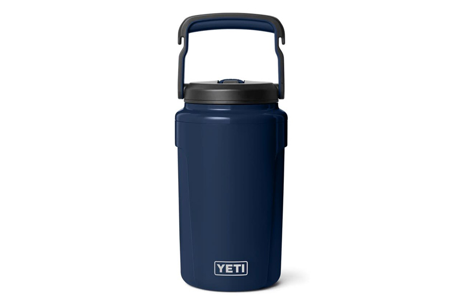 YETI COOLERS Silo Half Gallon Jug with Straw Navy