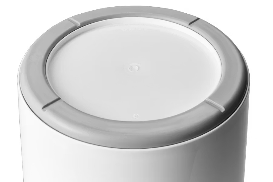 YETI COOLERS Loadout Bucket 20th Anniversary white Blue