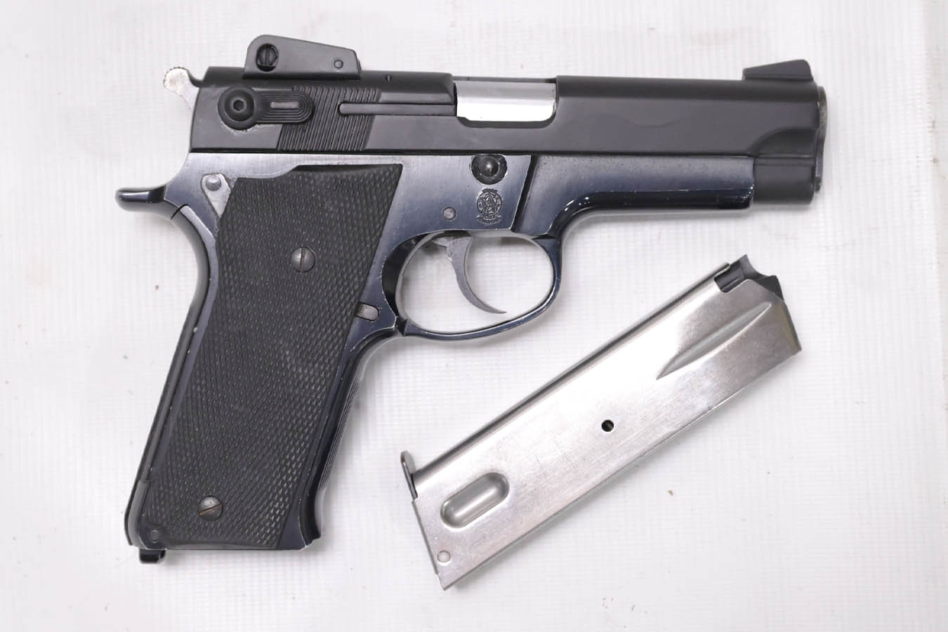 SMITH AND WESSON 459 9MM DA/SA Police Trade-In Pistol