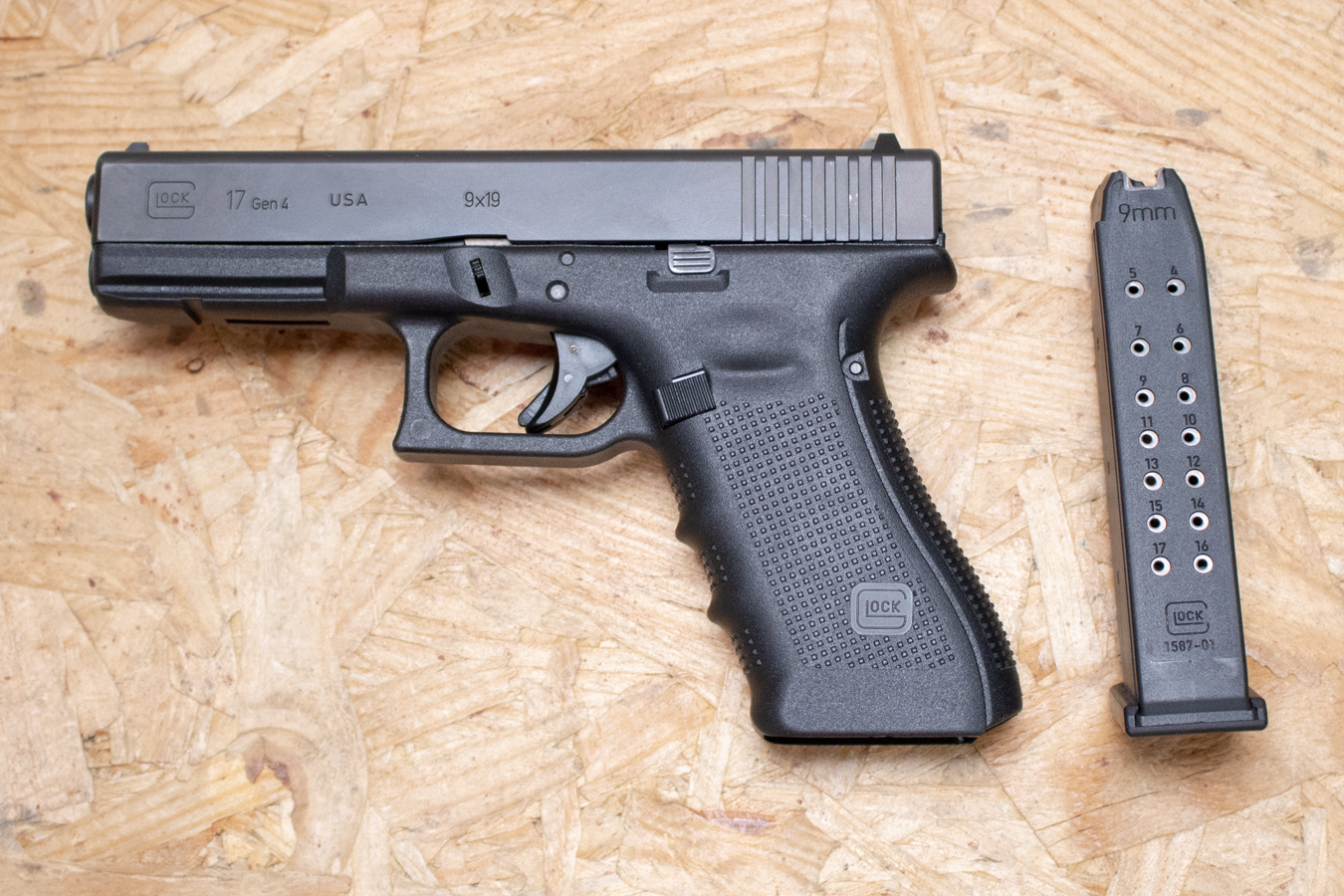 GLOCK Model 17 Gen4 9mm Police Trade-In Pistol with Accessory Rail