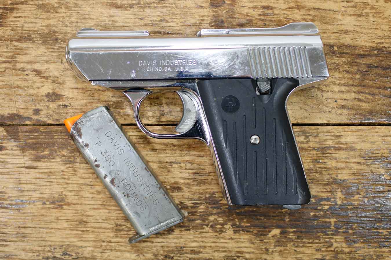 DAVIS P380 380 Auto Police Trade-In Pistol Polished