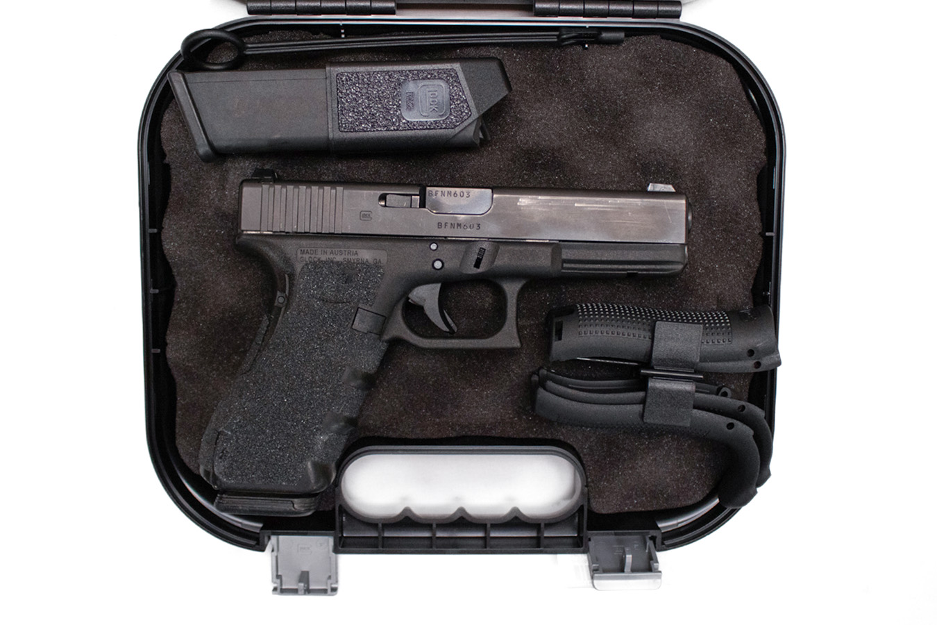 GLOCK 17 Gen4 9mm Police Trade-in Pistol with Original Case and Two Magazines