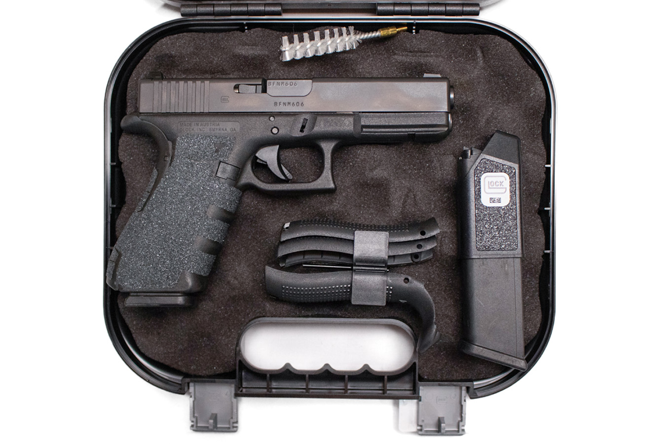 GLOCK 17 Gen4 9mm Police Trade-in Pistol with Original Case and Two Magazines