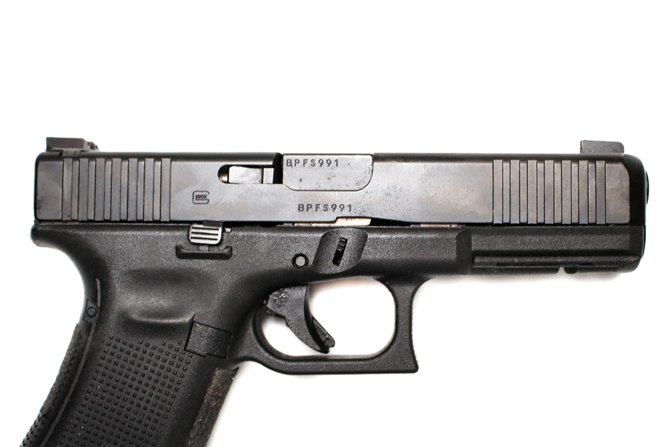 GLOCK 17 Gen 5 9mm Police Trade-In Pistol with Original Box and Two Magazines