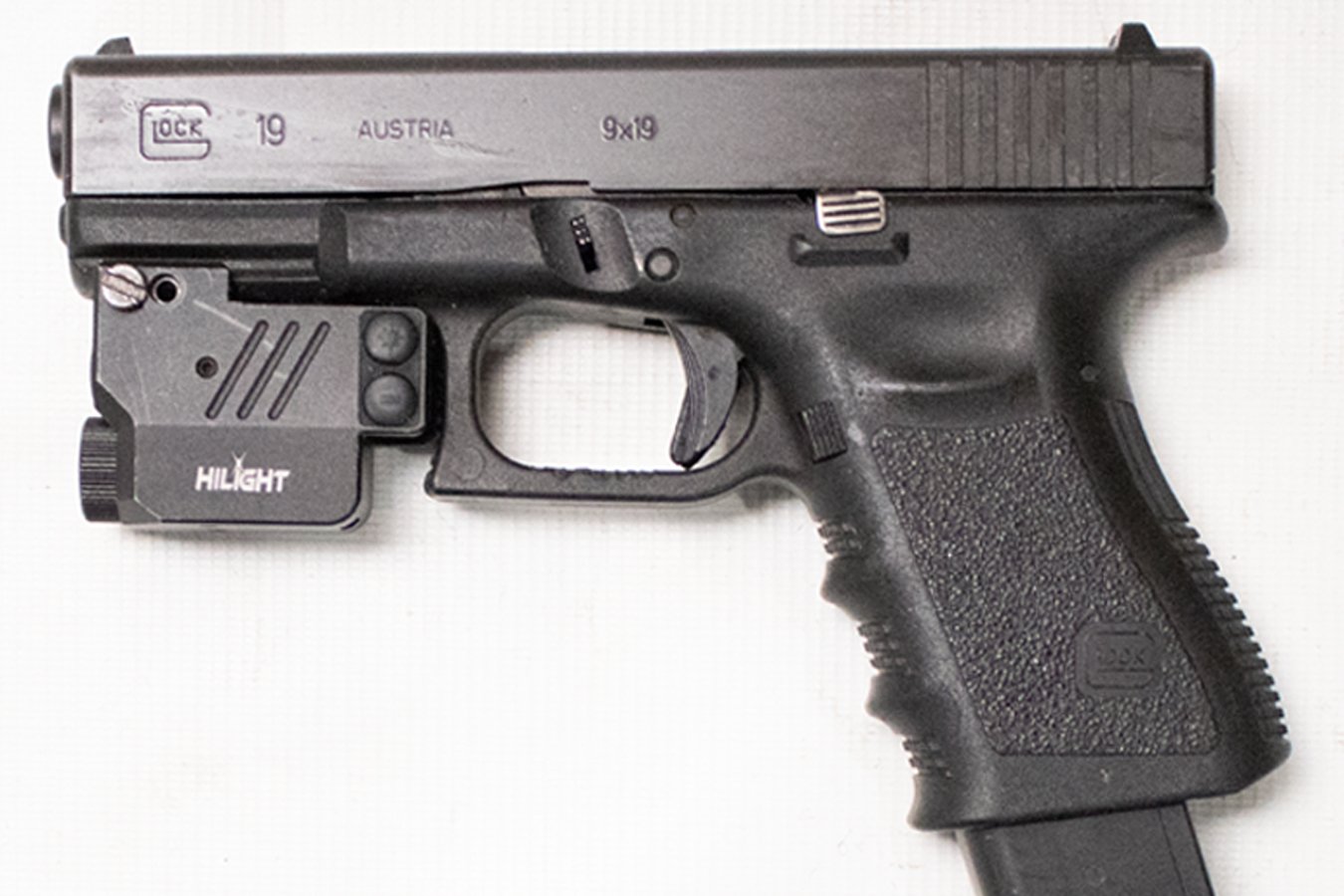 GLOCK 19 Gen3 9mm Police Trade-in Pistol with 33 Round Magazine