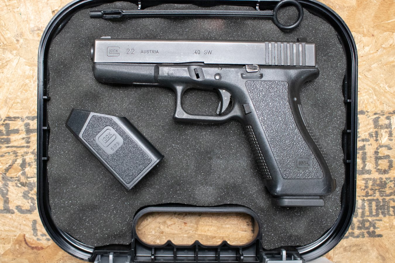 GLOCK 22 Gen2 40 S&W Police Trade-In Pistol with Case