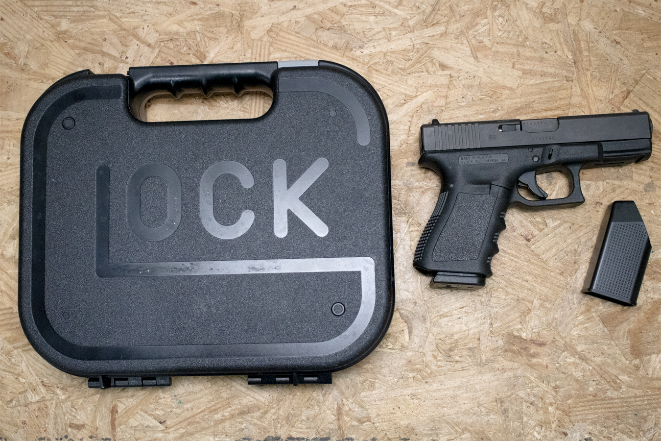 GLOCK 19 Gen3 9mm Police Trade-in Pistol with Original Case